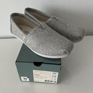 NIB TOMS Women's Grey Felt Alpargata Faux-Shearling-Lined Slip-On Flats SIZE 7.5